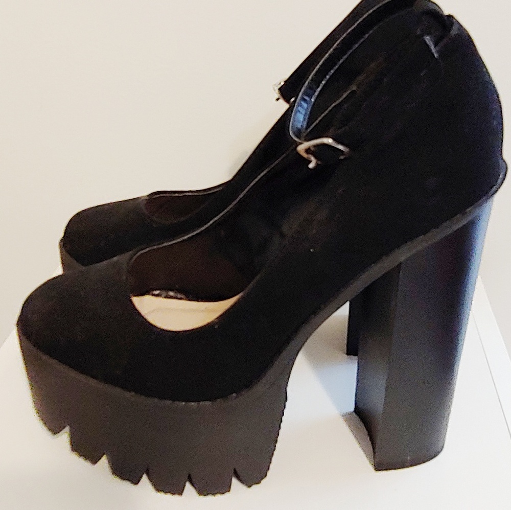 Platform Mary Jane Heels